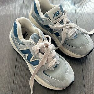 New balance sneakers 57/40